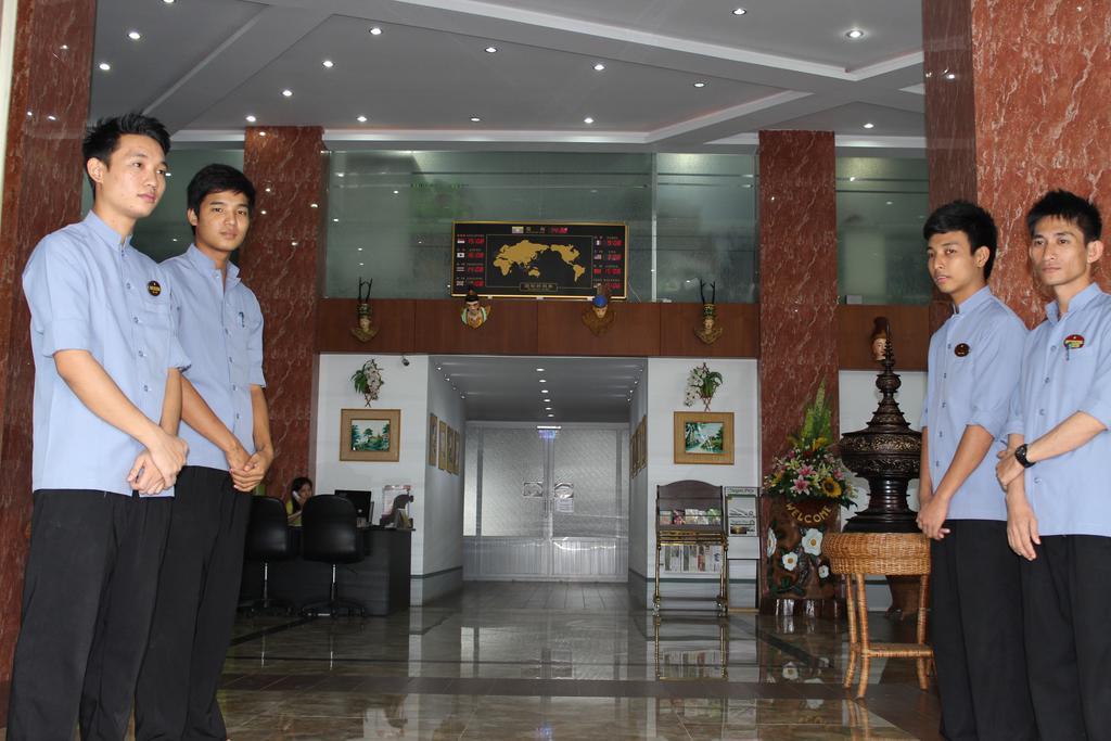 Hotel Kan Kaw Yangon Exterior photo
