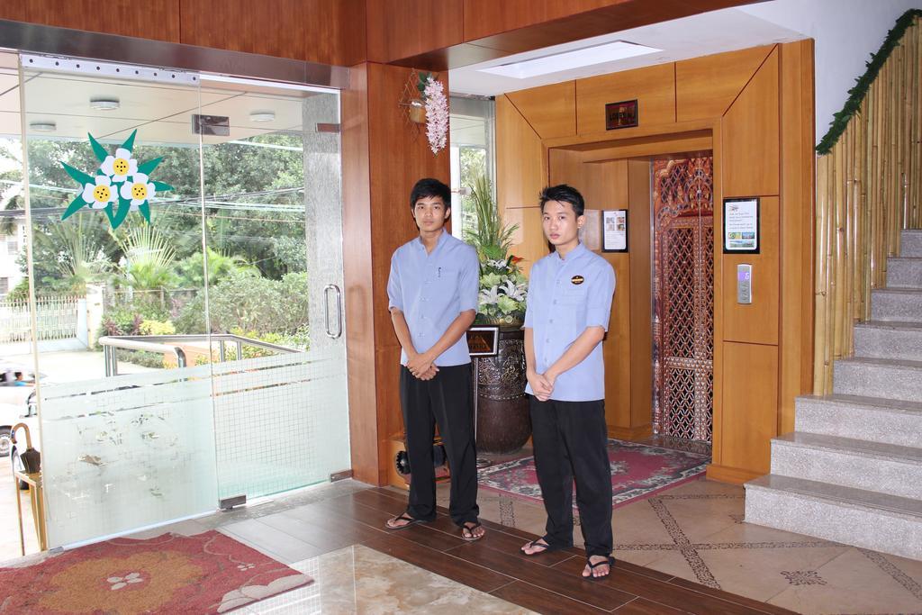 Hotel Kan Kaw Yangon Exterior photo